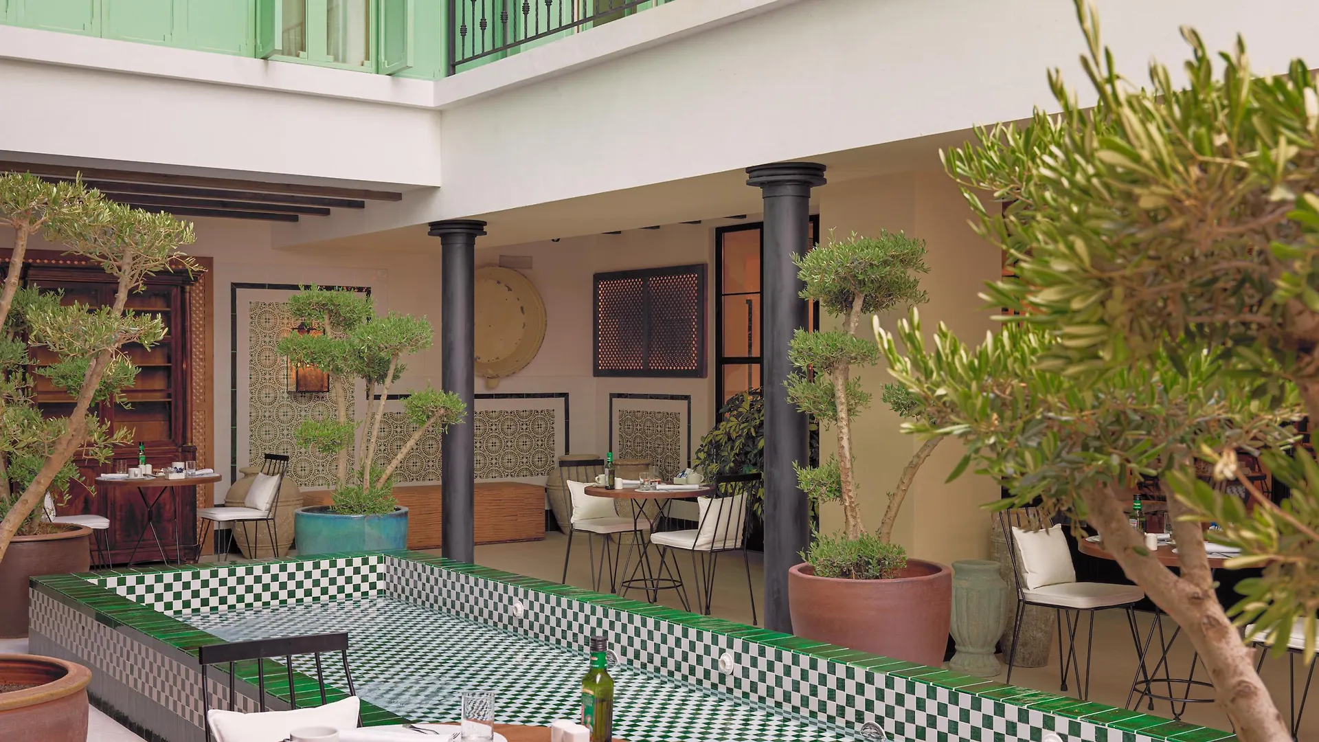 H10 Casa De La Plata Hotel Seville 4*,